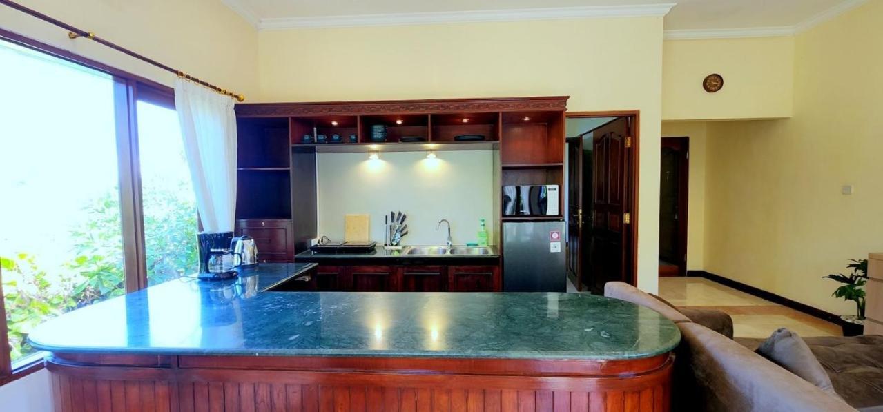 Bali Emerald Apartments Sanur  Exterior photo